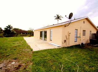 96 Sparrow Ln, Royal Palm Beach, FL 33411