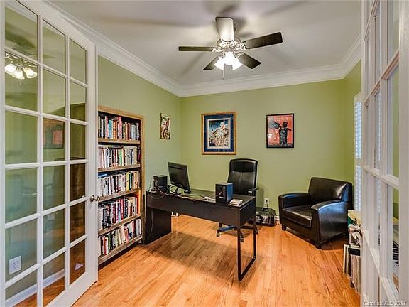 3rd image of 10222 Tintinhull Dr