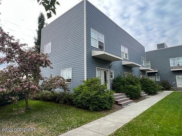 1st image of 223 W 13th Ave #11