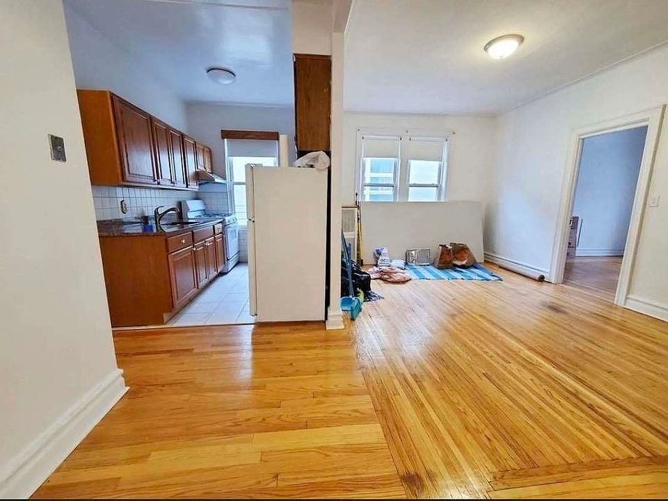 1st image of 50-55 42nd St #2