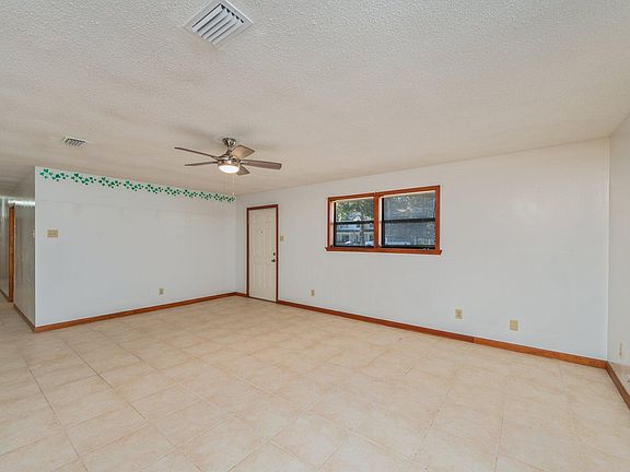 5th image of 1589 Pine St
