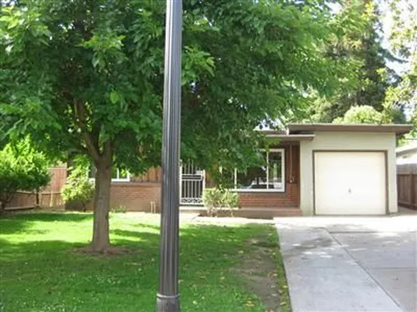 130 Santiago Ave, Sacramento, CA 95815