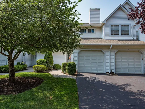 52 Erin Lane #52, East Setauket, NY 11733