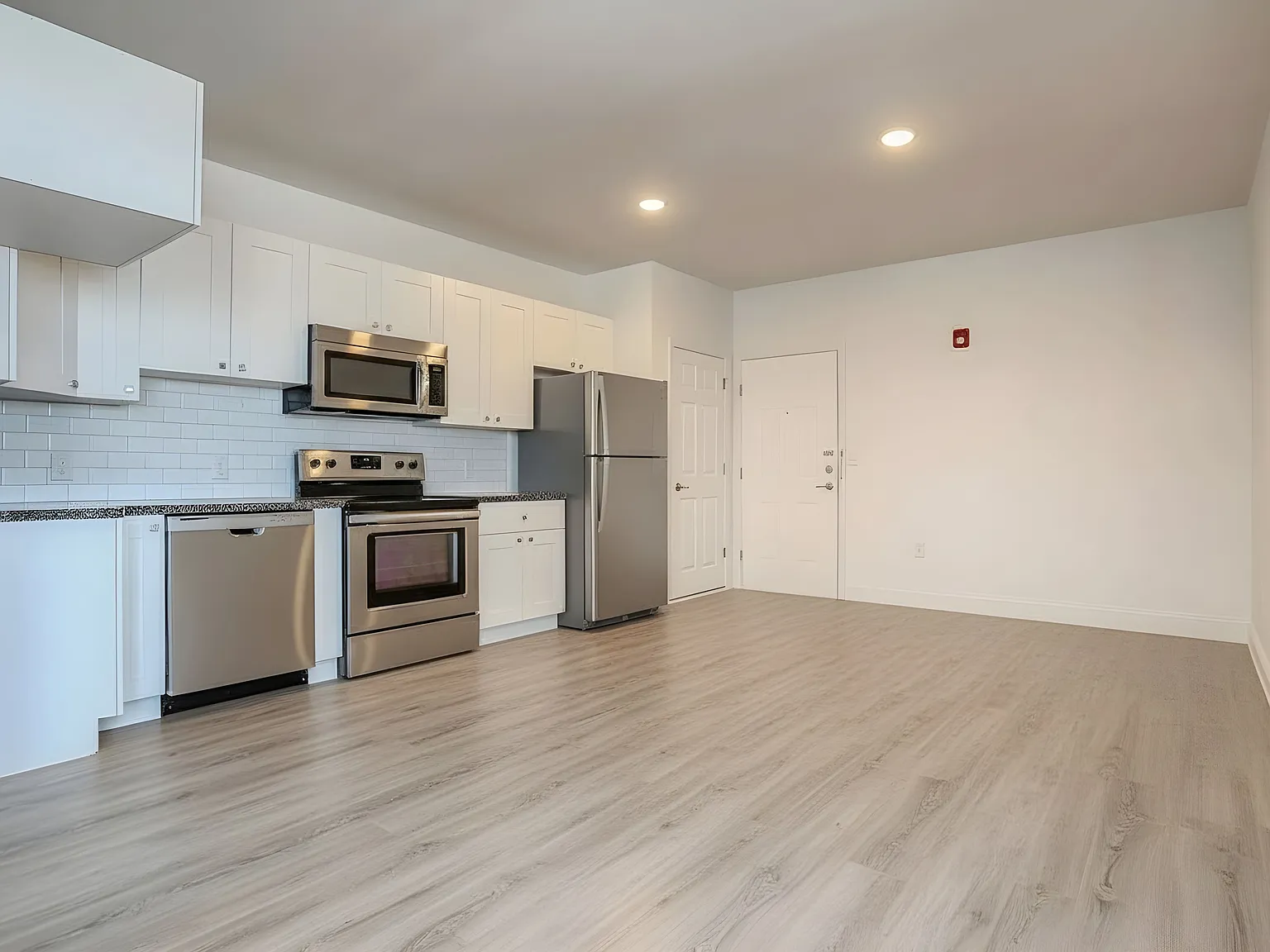 2 bed, 1080 sqft, $2,400 — Photo 4