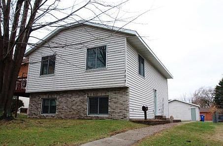 1st image of 107 5th Ave N