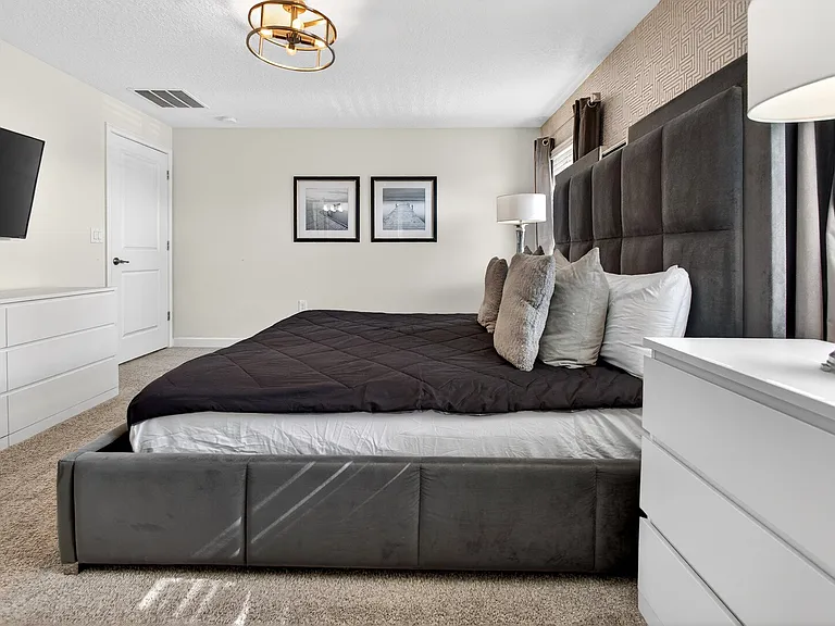 Plunker Dr — Photo 10