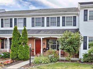 370 Robin Hill Cir, York, PA 17404