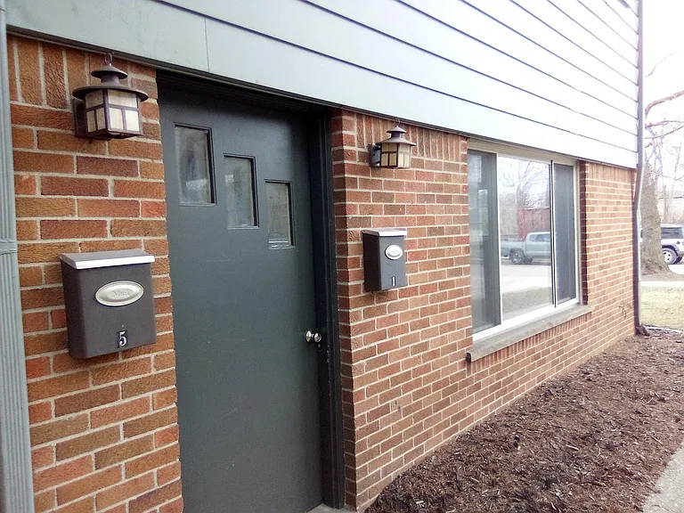 122 N Lafayette Ave — Photo 9