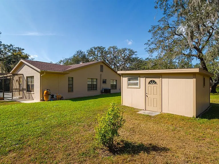 10206 Lakeview Dr — Photo 44
