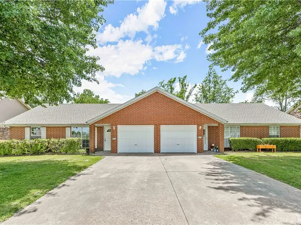 800 & 802 E Kara Ln, Rogers, AR 72758