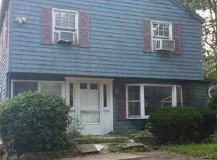 9 Walnut Ave, Hampton, NH 03842