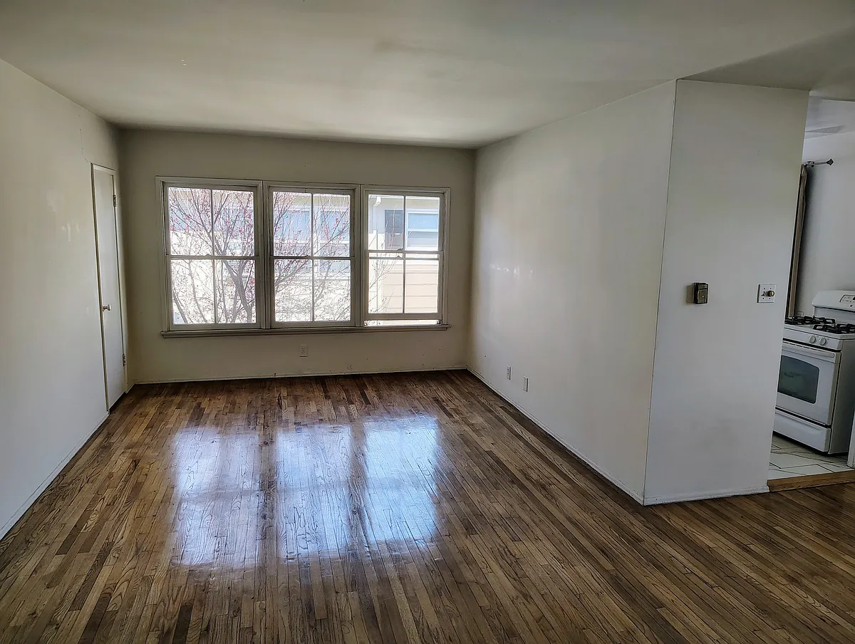 Building Photo - 1519 S Wooster St #4