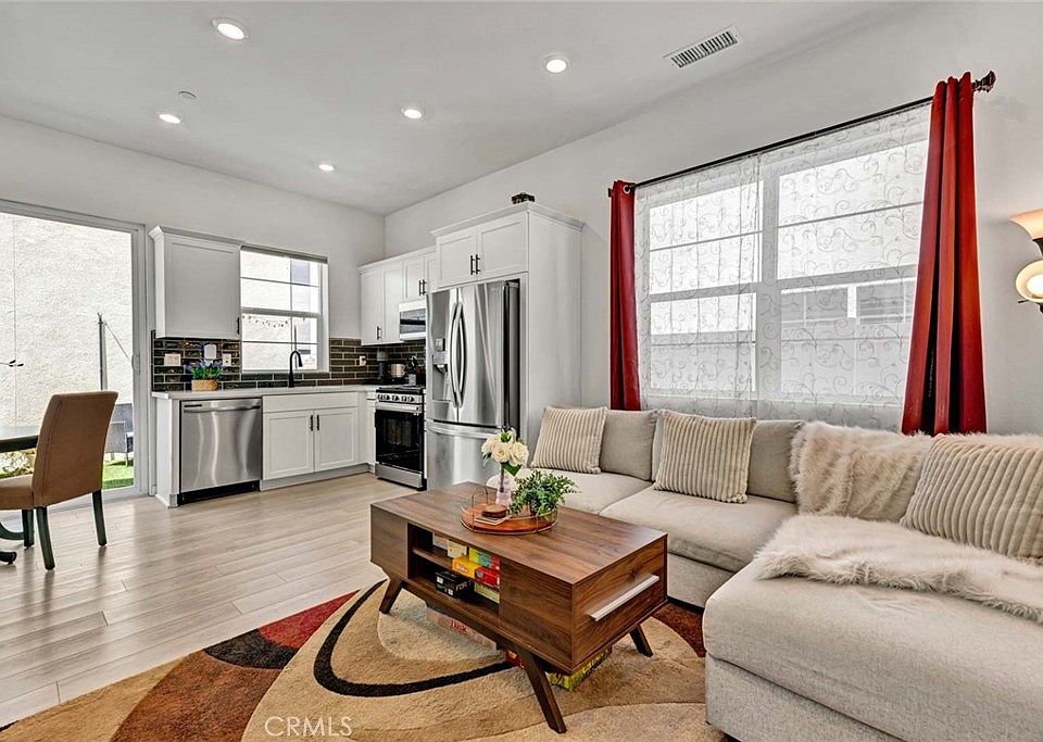 1st image of 2412 E Encanto Paseo