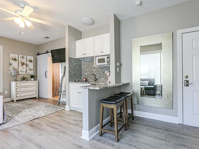 112 Cypress Point Ct #101B — Photo 11