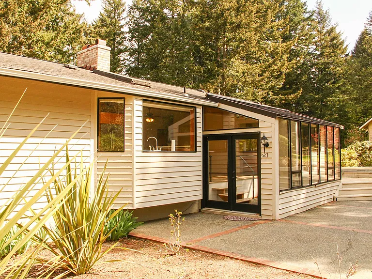 806 Hyak Way — Photo 43