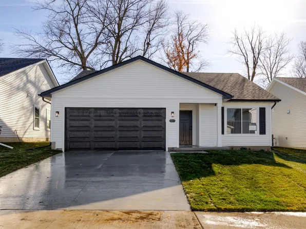 4311 Grover Woods Ln, Des Moines, IA 50317