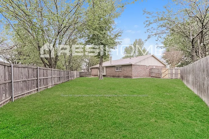 913 Pepperidge Ct — Photo 14