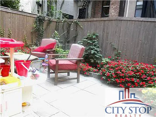 Rented by City Stop Realty | media 2