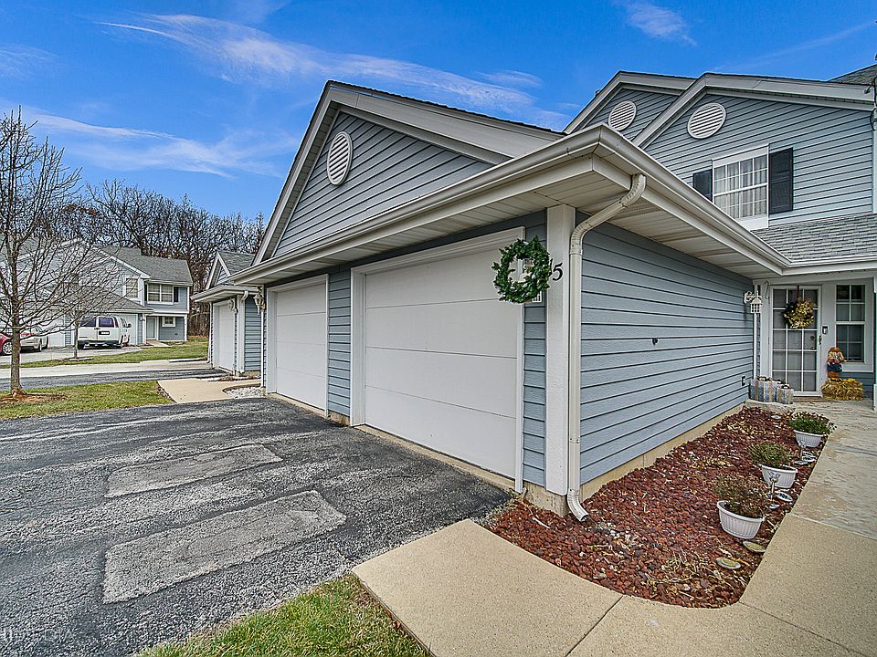 1st image of 15 Abbey Ln #15