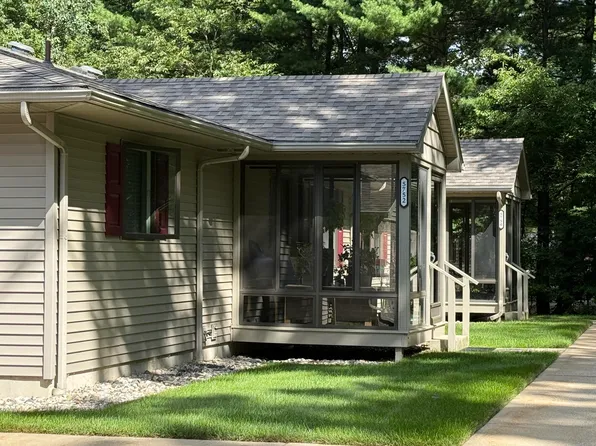 5752 Brookwood Pl, Ludington, MI 49431