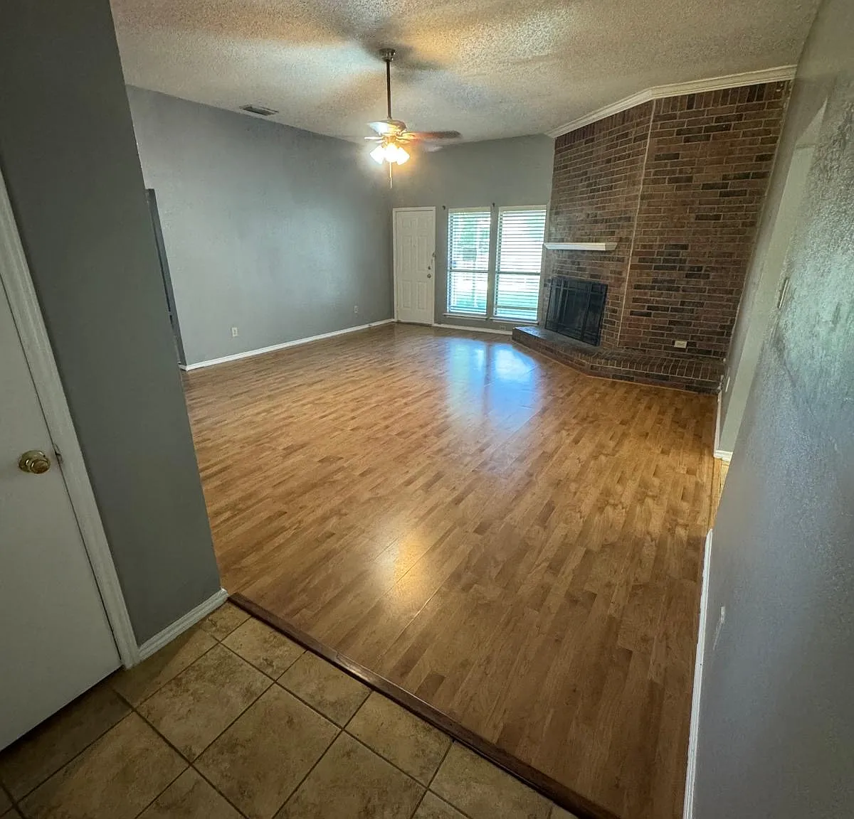 1018 Dandelion Dr — Photo 2