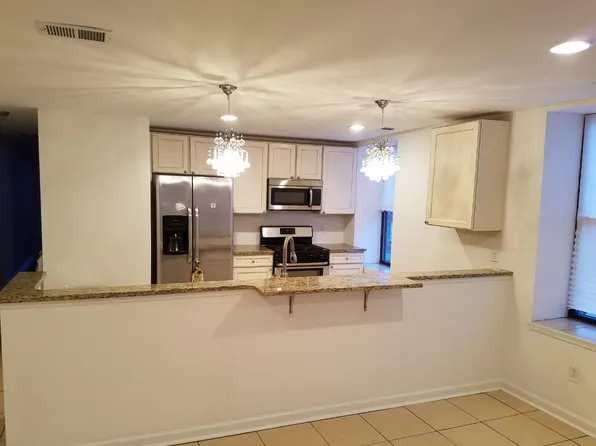 901 S 10th St #2, Philadelphia, PA 19147