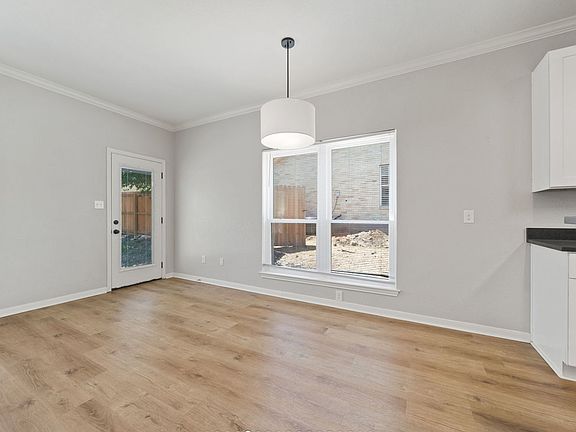 4th image of 521 Clearfield Dr #521
