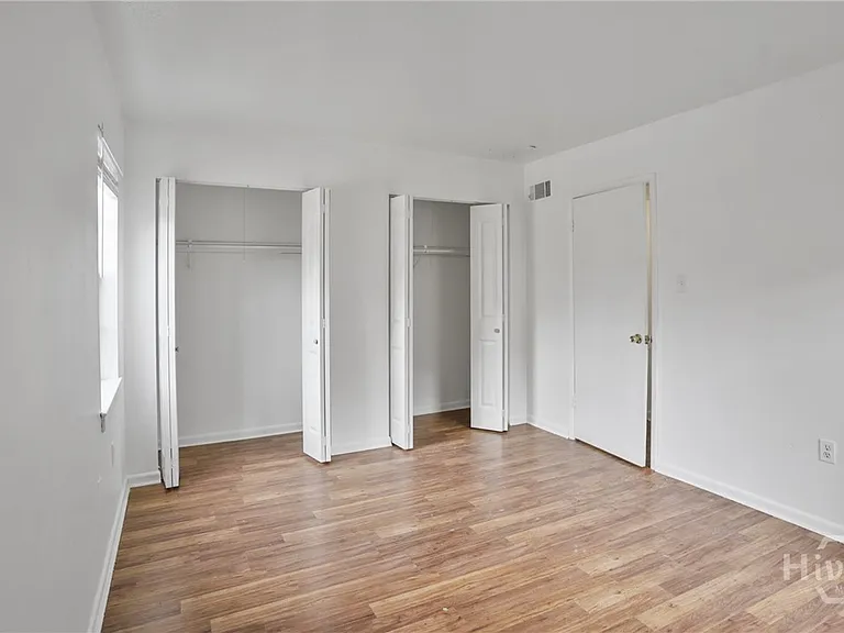 1220 E Victory Dr #1 — Photo 8