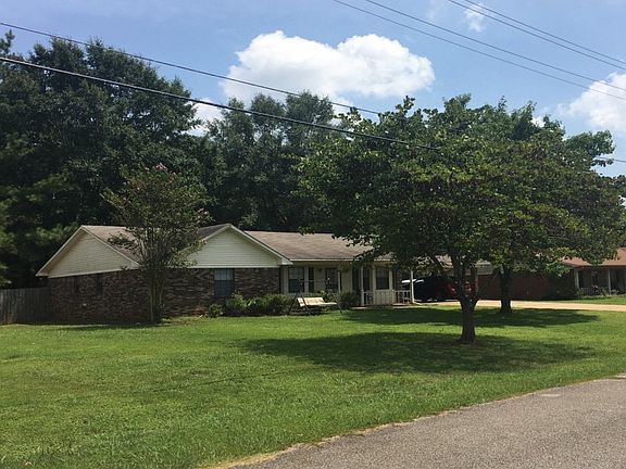 3rd image of 410 W Longview Dr