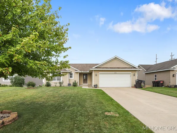 3729 Hickoryrow Ct, Holland, MI 49424