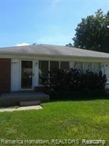 2047 Stieber St, Westland, MI, 48186