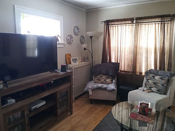 5th image of 309 E Wausau Ave