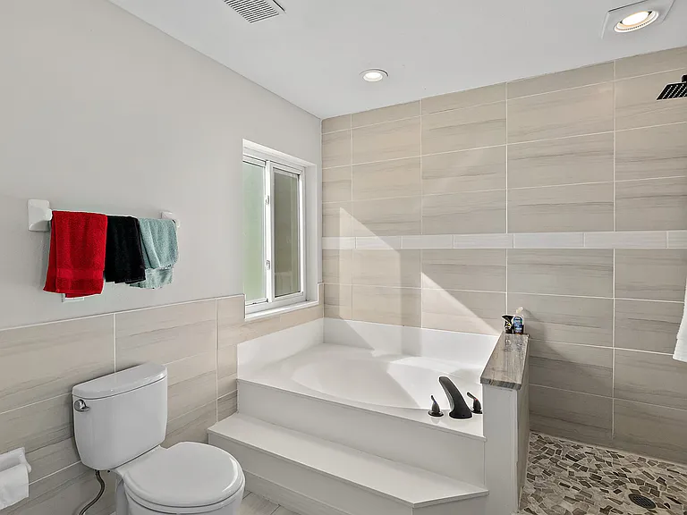 1335 N Central Ave — Photo 9