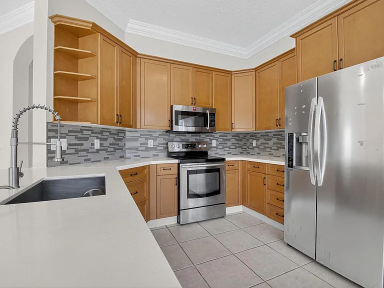 22194 Braddock Pl — Photo 18