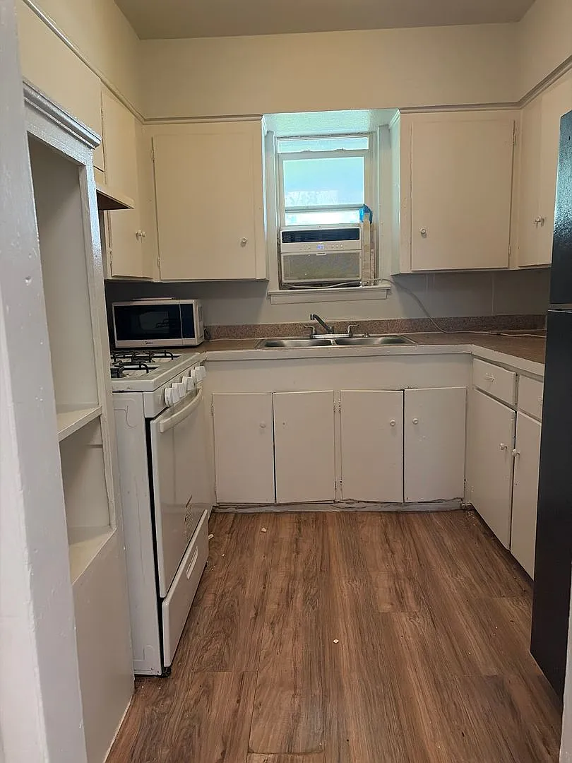 Starr Apartments — Photo 3