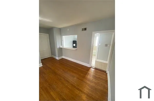 7448 S Calumet Ave #1E photo 1