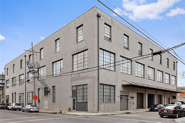 1st image of 610 John Churchill Chase St Ph 1