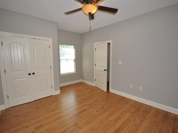 3rd image of 417 Chavanne St #1