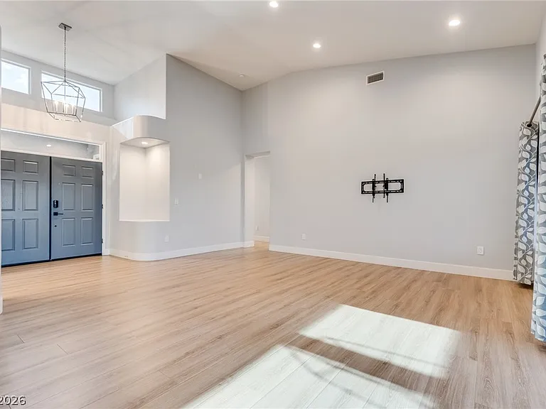 2508 Sandilands Dr — Photo 8