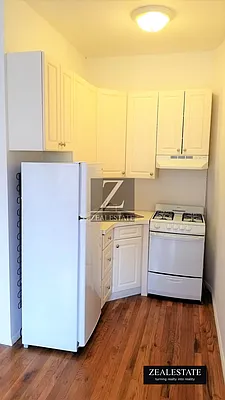 Rented by ZealEstate Group Inc | media 22