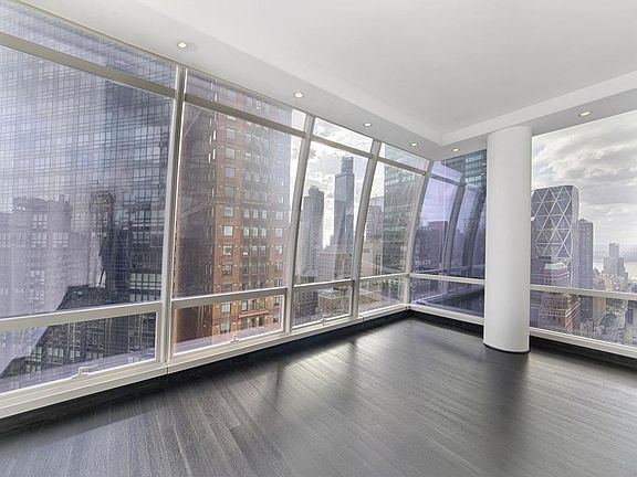 4th image of 157 W 57th St
