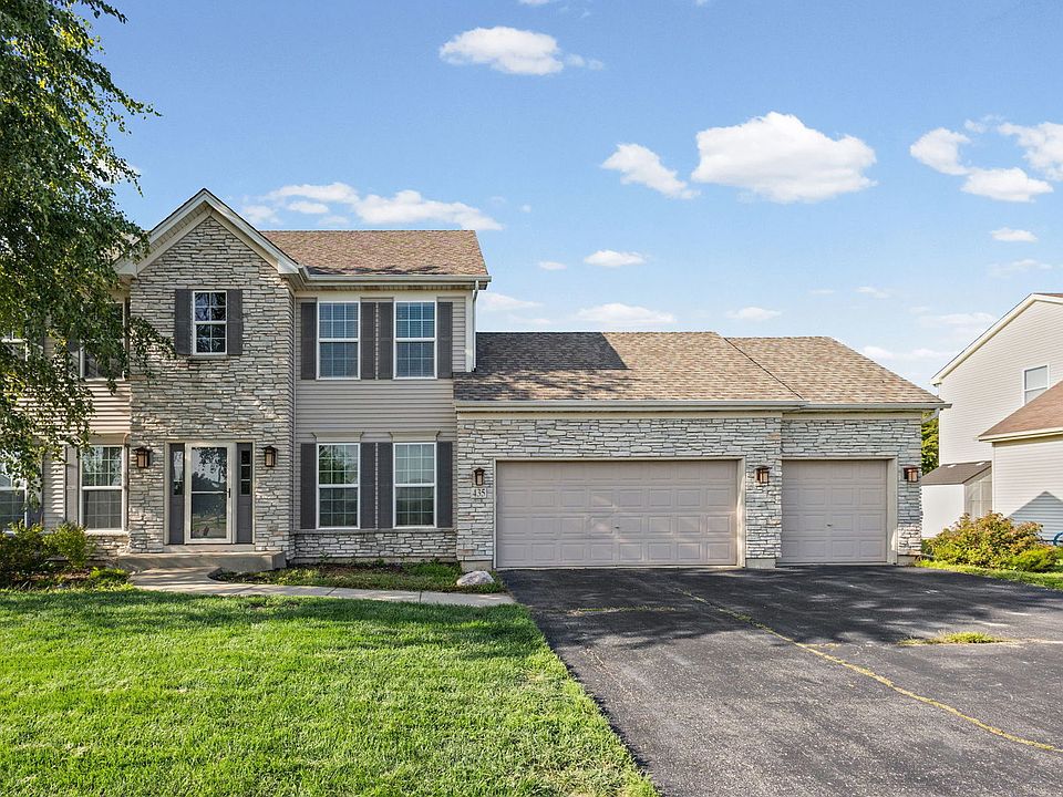 1st image of 435 Shadow Wood Dr