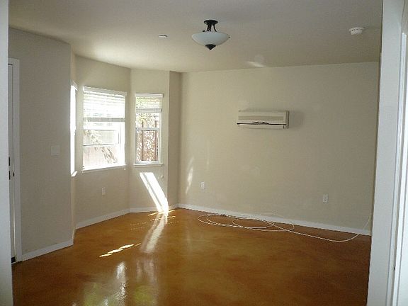 2nd image of 146 Valley Oak Dr #A