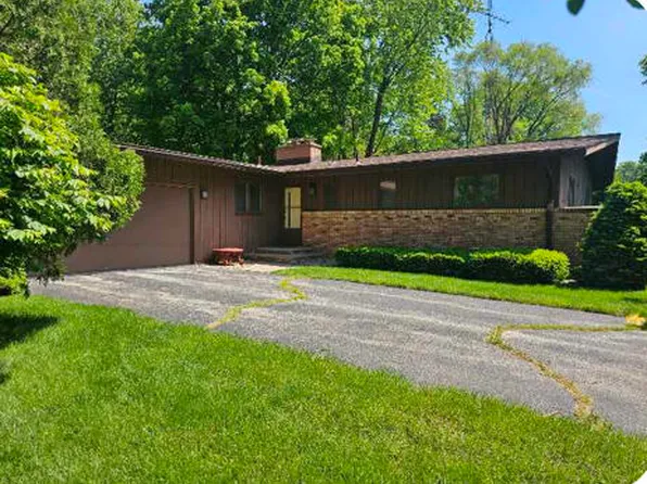 657 Jakway Ave, Benton Harbor, MI 49022