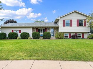 3121 Bellfield Dr, Oshkosh, WI 54904