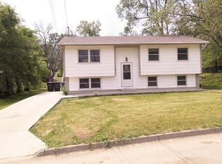 207 Hart Ave, Des Moines, IA 50315
