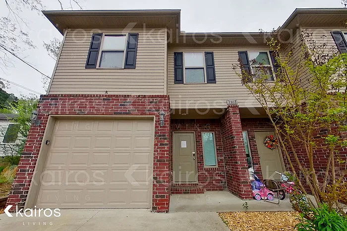 3 bed, 2.5 bath, 1545 sqft, $1,595 — Photo 2