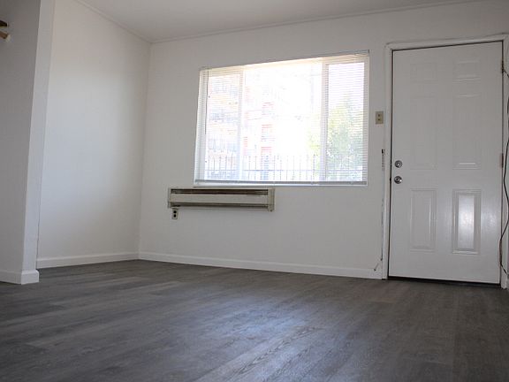 3rd image of 2033 Nevin Ave