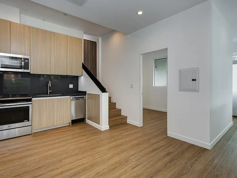 900 Wilshire Blvd #7 — Photo 7