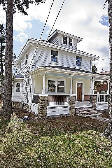 1st image of 86 Hunt Ave
